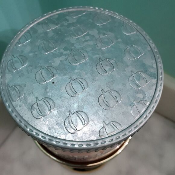 Pumpkin Spice cheesecake candle by Bath and Body Works - Picture 4 of 7